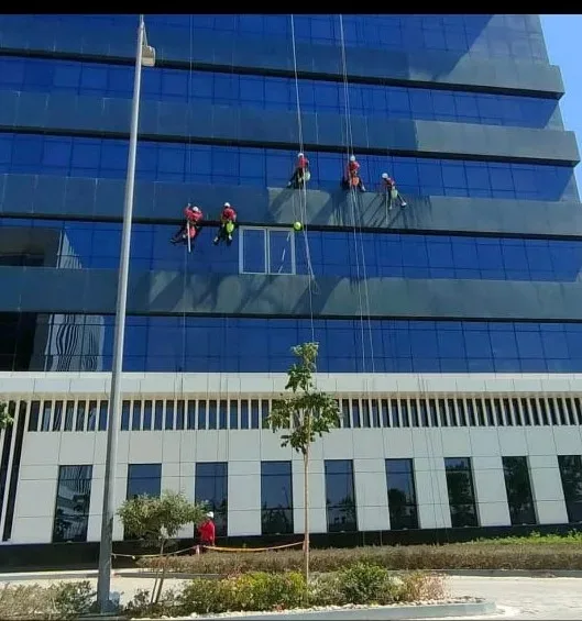 تنظيف واجهات زجاجية بالطائف